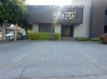 Oficina · 400m² · 6 Estacionamientos · Oficina en Renta Sobre Paseo del Moral en Esquina, Zona Norte, León Gto.
