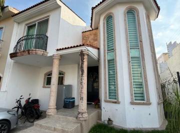 Casa · 193m² · 3 Recámaras · Casa en Venta en Casa Fuerte