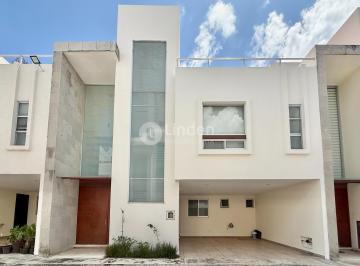 Casa · 266m² · 3 Recámaras · 2 Estacionamientos · Casa en Venta en María José Residencial, Zona San Bernardino Tlaxcalancingo