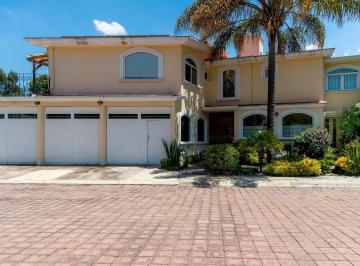 Casa · 434m² · 4 Recámaras · 3 Estacionamientos · Casa en Venta en Fraccionamiento Los Encinos, Zona Morillotla