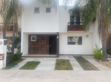Casa de 3 habitaciones, Corregidora · Casa en Venta Franqueira Santuarios