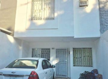 Casa de 3 habitaciones, Zapopan · Casa en Venta en Parques de Tesistan II, Zapopan, jal.