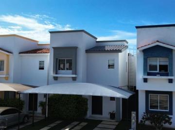 Casa · 100m² · 3 Recámaras · 2 Estacionamientos · Casa en Venta en Priv. Aranova Corredor Imala