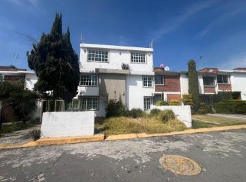 Casa de 4 habitaciones, Toluca · Casa con 4 Recámaras y 160 m² Superficie de Terreno en Venta, San Mateo Oxtotitlan