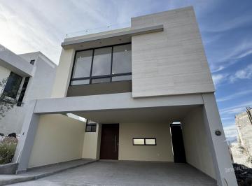Casa · 290m² · 4 Recámaras · 2 Estacionamientos · Casa en Fraccionamiento Cumbres Elite Premier Privada Everest