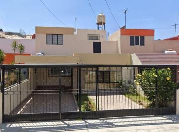 Casa de 4 habitaciones, Guadalajara · Casa en Venta en C. Bruno Moreno, Jardines Alcalde, Guadalajara, Jalisco