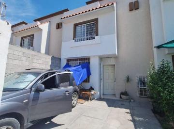 Casa de 3 habitaciones, Querétaro · Casa en Venta en Misión Carrillo II, Queretaro con Recamara en Pb