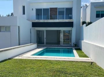 Casa · 336m² · 3 Recámaras · 3 Estacionamientos · Casa en Fraccionamiento Rincon del Conchal