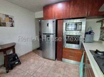 Casa de 5 habitaciones, Querétaro · Hacienda La Gloria Casa Dentro de Privada en Venta Io1771