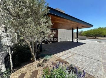 Casa en Venta de 4 habitaciones Altozano el Nuevo Querétaro · Exclusiva Casa en Venta Altozano a Estrenar 4 Recamaras 5 Baños Alberca Jardin Terraza