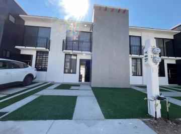 Casa de 3 habitaciones, León · Casas Amuebladas con Cercanía a Hospital de Alta Especialidad y Puerto Interior