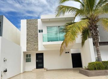 Casa · 3 Recámaras · 2 Estacionamientos · Casa en Renta en Altabrisa Residencial, Cerritos Mazatlan