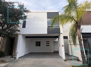 Casa · 254m² · 3 Recámaras · 2 Estacionamientos · Casa en Venta Cerradas de Valle Alto Zona Carretera Nacional Monterrey