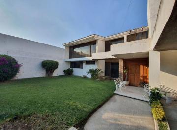 Casa · 720m² · 4 Recámaras · 6 Estacionamientos · Casa en Venta en Ciudad del Sol Zapopan