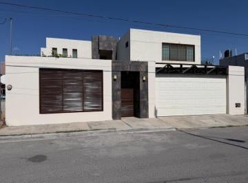 Casa · 273m² · 3 Recámaras · 2 Estacionamientos · Renta Casa con 3 Recámaras y 350 m² Terreno Valle Real Norte Saltillo