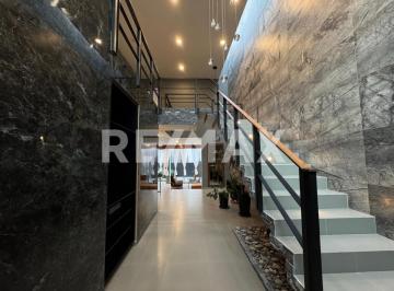 Casa · 274m² · 3 Recámaras · 2 Estacionamientos · Casa en Venta en Los Robles - (4)