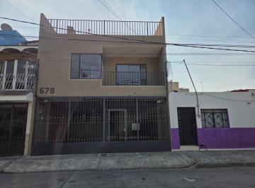 Casa de 6 habitaciones, Guadalajara · Casa en Venta Circunvalación Belisario 6 Recamaras 2 en Planta Baja 3 Cocheras Cuarto de Tv Terraza