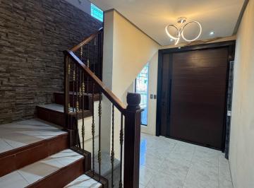 Casa · 399m² · 4 Recámaras · 3 Estacionamientos · Casa en Venta en General Ángel Trías con Departamento Independiente.