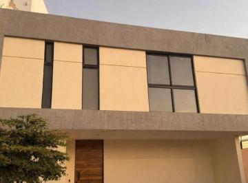 Casa de 3 habitaciones, Zapopan · Casa en Venta