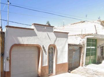 Casa en venta ubicada en Celaya Centro, ideal para familias pequeñas o parejas.  · Vrz Hermosa Casa Ubicada en Nicolas Bravo, Celaya Guanajuato.