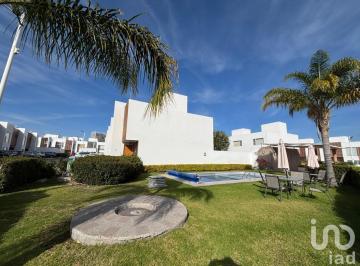 Casa · 143m² · 2 Recámaras · 2 Estacionamientos · Casa en Renta en Condominio Horizontal en Santa Fe Juriquilla, Qro