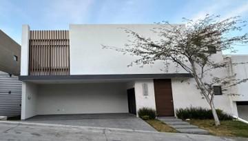 Casa · 278m² · 3 Recámaras · 2 Estacionamientos · Casa en Lomas del Molino III