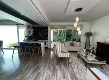 5de9ac122868214d35d2ea1ad182eaefb17810673697550d664523e042c7d55d · Casa de 200 m² con 4 Recámaras en Venta en Villa Magna
