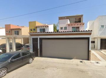 Casa de 4 habitaciones, Tijuana · Casa en Venta. Colonia Terrazas de La Presa. Tijuana, Baja California