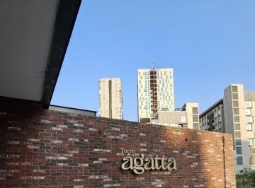 Departamento de 2 habitaciones, Santa Catarina · Departamento de 93 m² con 2 Recámaras en Venta en Vía Cordillera