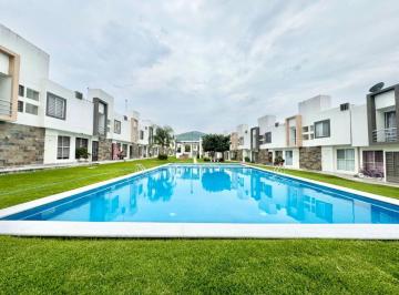 Casa en condominio de 2 habitaciones, Emiliano Zapata · Casa en Venta en Condominio con Alberca, Emiliano Zapata, Morelos Al Sur de Cuernavaca