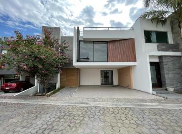 Casa · 5 Recámaras · Casa en Renta