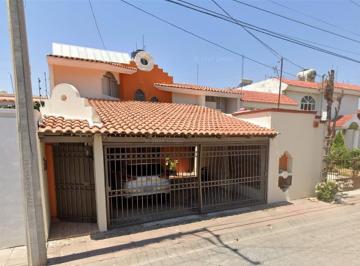Casa en Venta de 5 habitaciones Fraccionamiento Jardines de La Concepcíon · Venta de Casa en Aguascalientes, Aguascalientes.