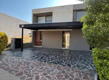 Casa de 4 habitaciones, Querétaro · Casa en Renta en El Nuevo Altozano Querétaro