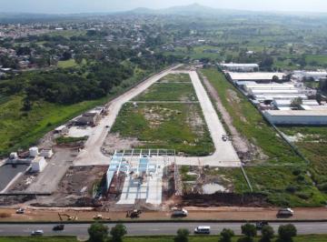 Terreno industrial , Tlajomulco de Zúñiga · Macrolote en Venta Dentro de Parque Industrial - a 6 Km Aeropuerto