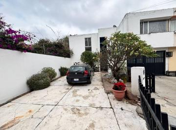 Casa · 235m² · 4 Recámaras · 3 Estacionamientos · Amplia Casa en Agustin Vera