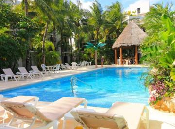 Departamento · 253m² · 3 Recámaras · 1 Estacionamiento · Penthouse en Renta en Playa del Carmen 3 Habitaciones Rooftop Privado a Unos Pasos de La Playa