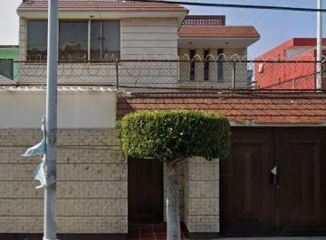 Casa de 3 habitaciones, Gustavo A. Madero · Casa en Venta en Calle Villa Cuitláhuac Colonia Villa de Aragón, Gustavo a Madero.
