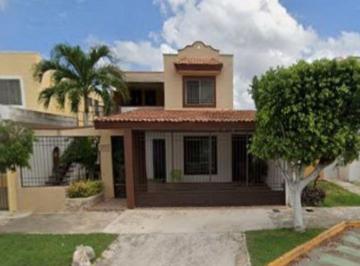 Casa de 4 habitaciones, Mérida · Vrz Hermosa Casa en Fraccionamiento Las Americas.