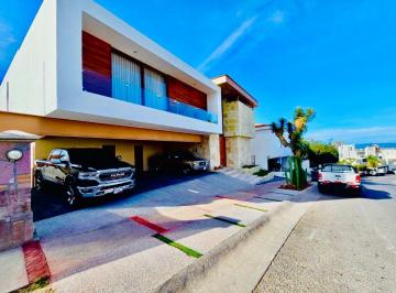 Casa de 4 habitaciones, San Luis Potosí · Casa Espectacular en Club de Golf La Loma - $23 Mdp