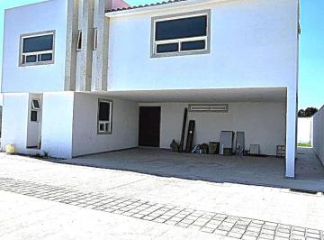 Casa de 5 habitaciones, Metepec · Venta de Casa Residencial, Metepec