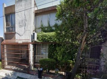 Casa de 4 habitaciones, Monterrey · Vrz Hermosa Casa Ubicada en Papantla, Monterrey, N. L.