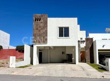 Casa · 252m² · 3 Recámaras · 2 Estacionamientos · Casa en Venta Fracc. Bosques del Valle I, Chihuahua