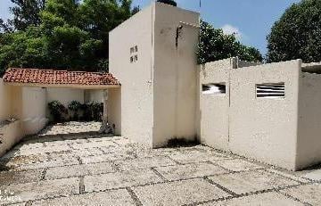 Casa · 500m² · 3 Recámaras · 8 Estacionamientos · Residencia en Compositores