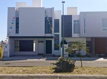 Casa · 190m² · 2 Estacionamientos · Casa en Venta en San Juan del Rio, Queretaro.