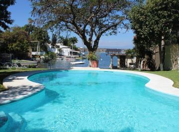 Casa de 4 habitaciones, Jojutla · Increíble Residencia Frente Al Lago de Teques