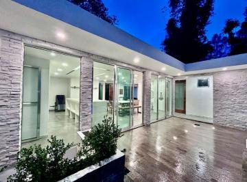 Casa · 1800m² · 3 Recámaras · 5 Estacionamientos · Casa - Fraccionamiento Briones