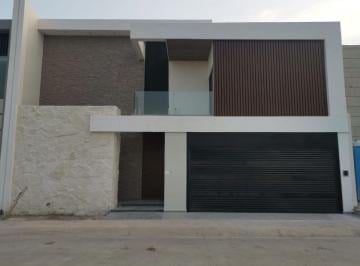Casa de 3 habitaciones, Medellín · Casa en Venta con Alberca en El Fraccionamiento Las Palmas Green en Medellín Veracruz