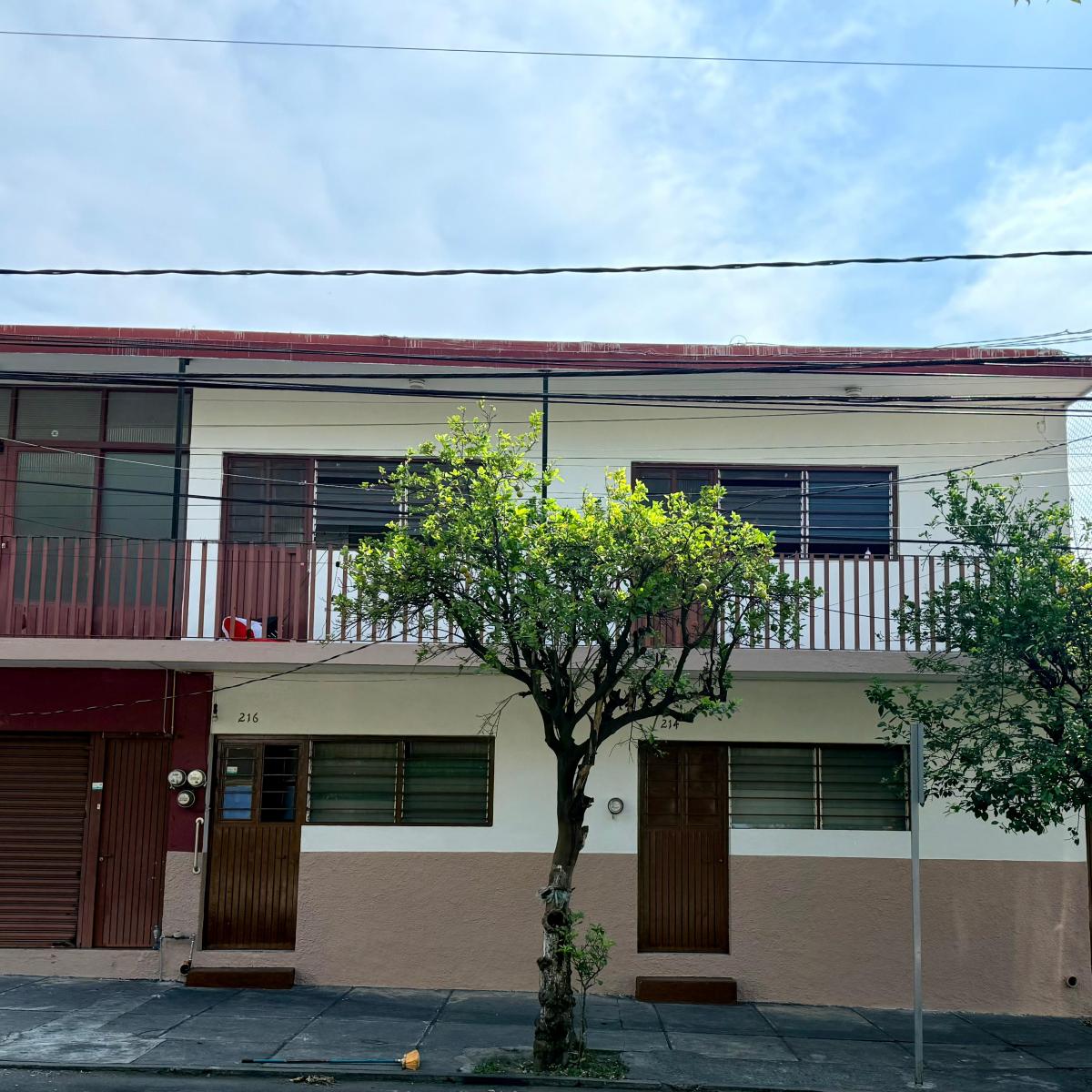 Oportunidad de Inversión en Av Pino Suárez, Colima. Propiedad con 14 Departamen