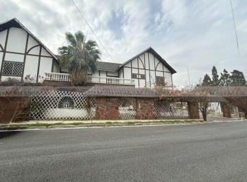 Casa · 2300m² · 12 Recámaras · 10 Estacionamientos · Casa en Venta en Lomas del Valle