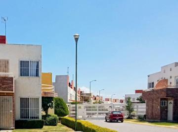 Casa en condominio de 2 habitaciones, Emiliano Zapata · Casa con Alberca Al Sur de Cuernavaca